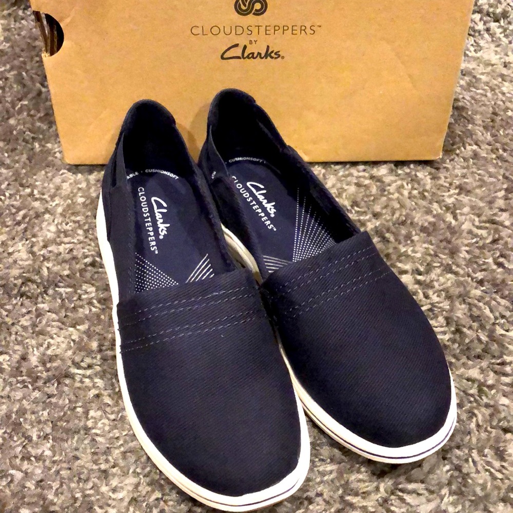 Clarks Navy Breeze Step Shoes Size 6 New